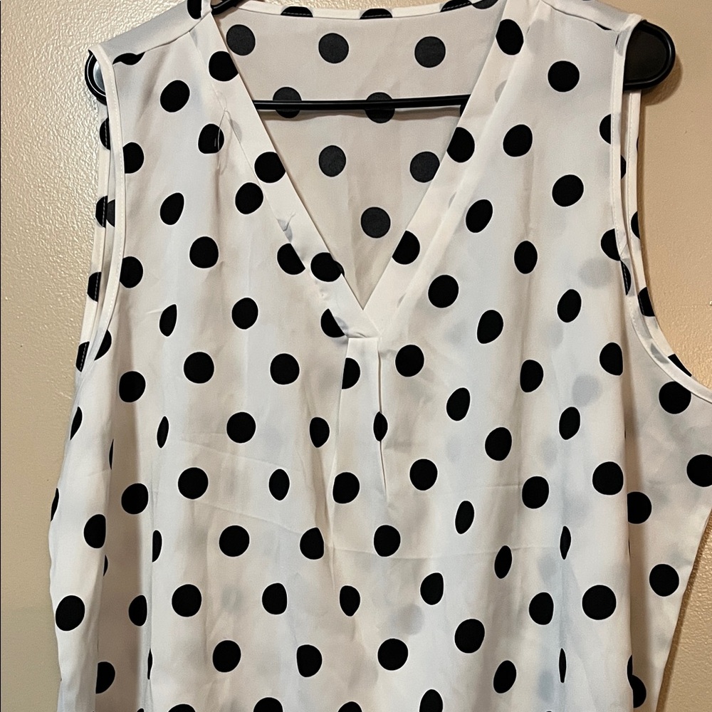 Women's Polka Dot V-Neck Sleeveless Camisole - White/Black